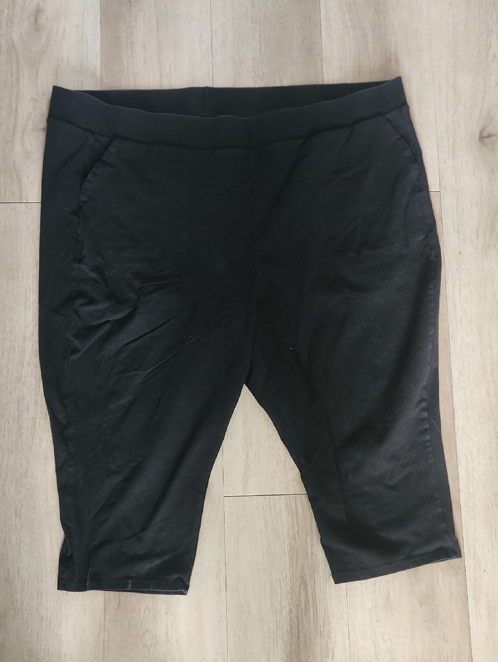 torrid Black Capri Leggings With Front Pockets